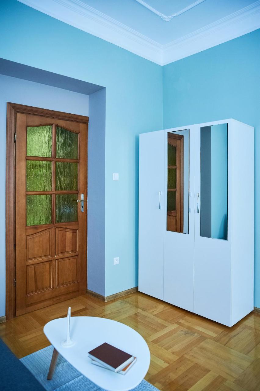 Cozy Apartment, 5Mins To Opera Lviv Exterior photo